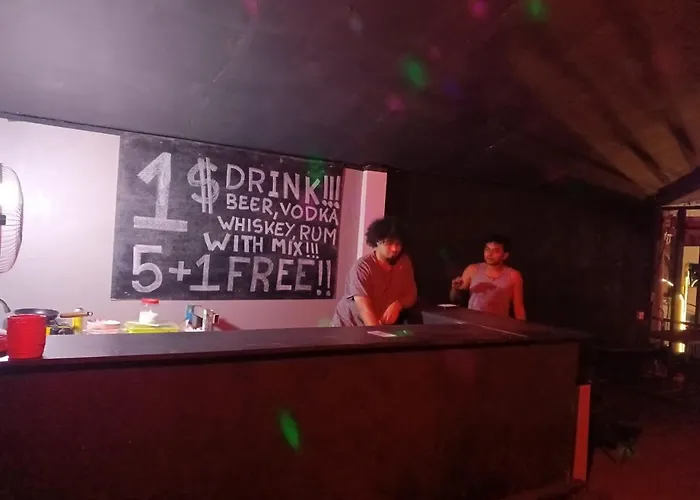 Pensjonat Full Moon Sky Bar Party In Pub Street El Rincon Espanol Siem Reap