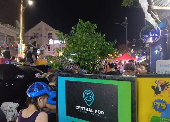 Full Moon Sky Bar Party In Pub Street El Rincon Espanol * Siem Reap